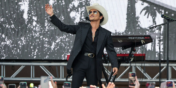 Bruno Mars’ Tour Setlist