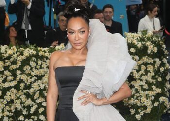It’s Giving Face, Fashion, and Fabulousness – Happy Cancer Season!