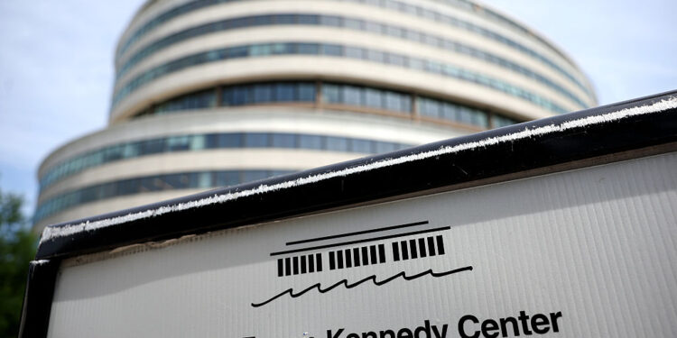 Kennedy Center Told To Remove Trump’s Name By June 12 Kennedy Center Told To Remove Trump’s Name By June 12