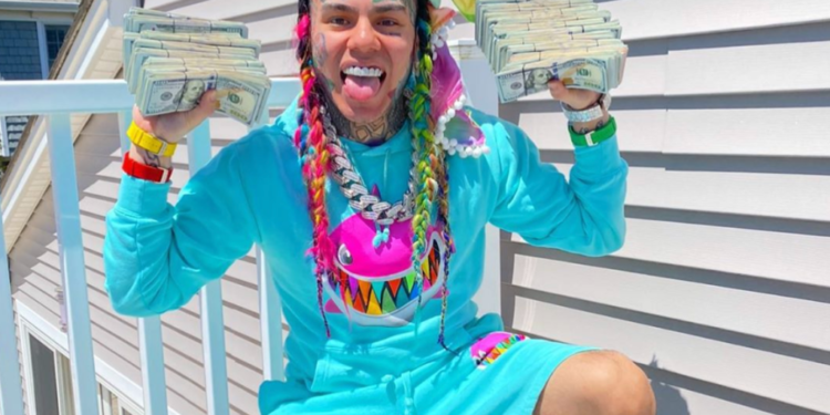 6ix9ine Clowns Lil TJay After Getting Slapped During Livestream