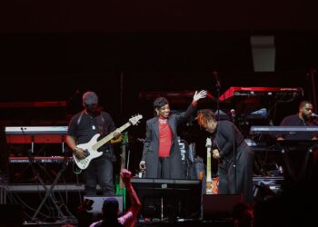 Gladys Knight Takes Step Back From Touring Amid Fan Concern